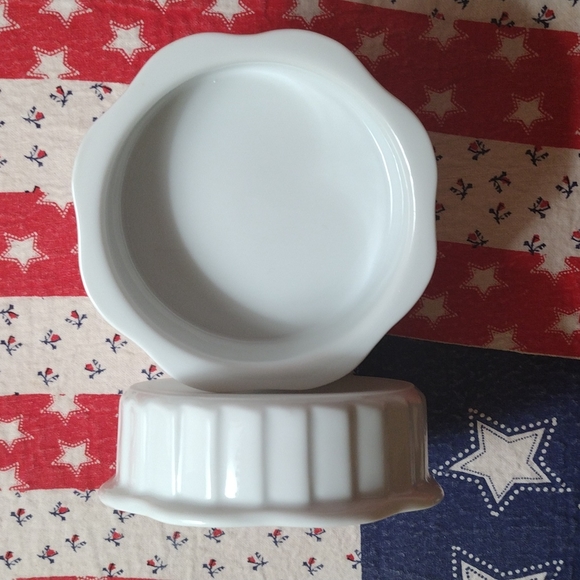 SOLD 🌹Xcell 4" White Ramekins Set Of 4 Scallop Edged Ribbed Sides Ovenware - Picture 7 of 7